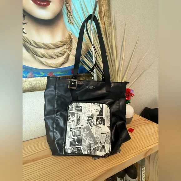 Guess limited edition tote bag with a removable pouch. - Picture 2 of 6